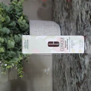 Clinique Beyond Perfecting CN-52 Neutral